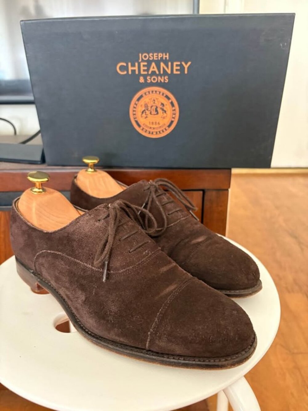 Women’s Oxford shoes in brown suede (Like new) (size 7.5)